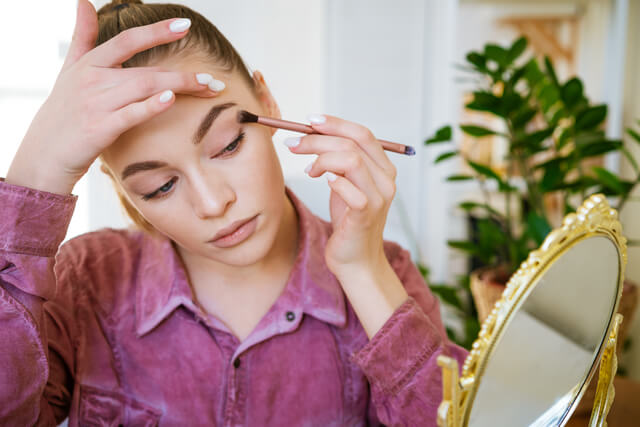 How Eyebrow Embroidery is Done?
